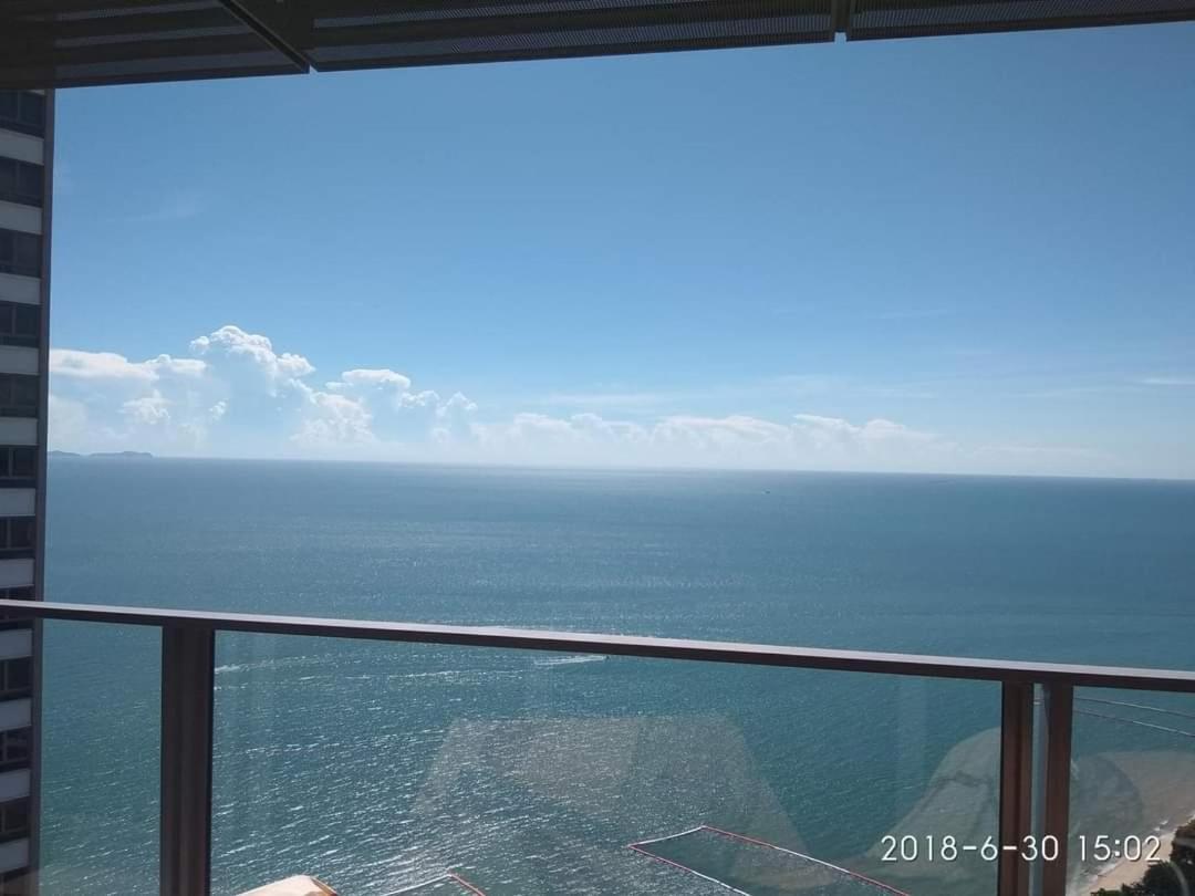 Sea View Apartment In باتايا المظهر الخارجي الصورة