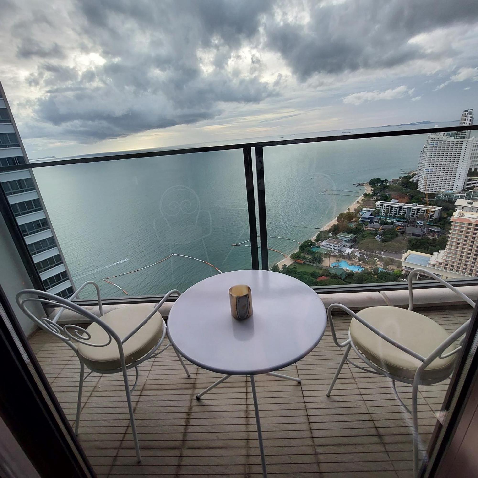 Sea View Apartment In باتايا المظهر الخارجي الصورة