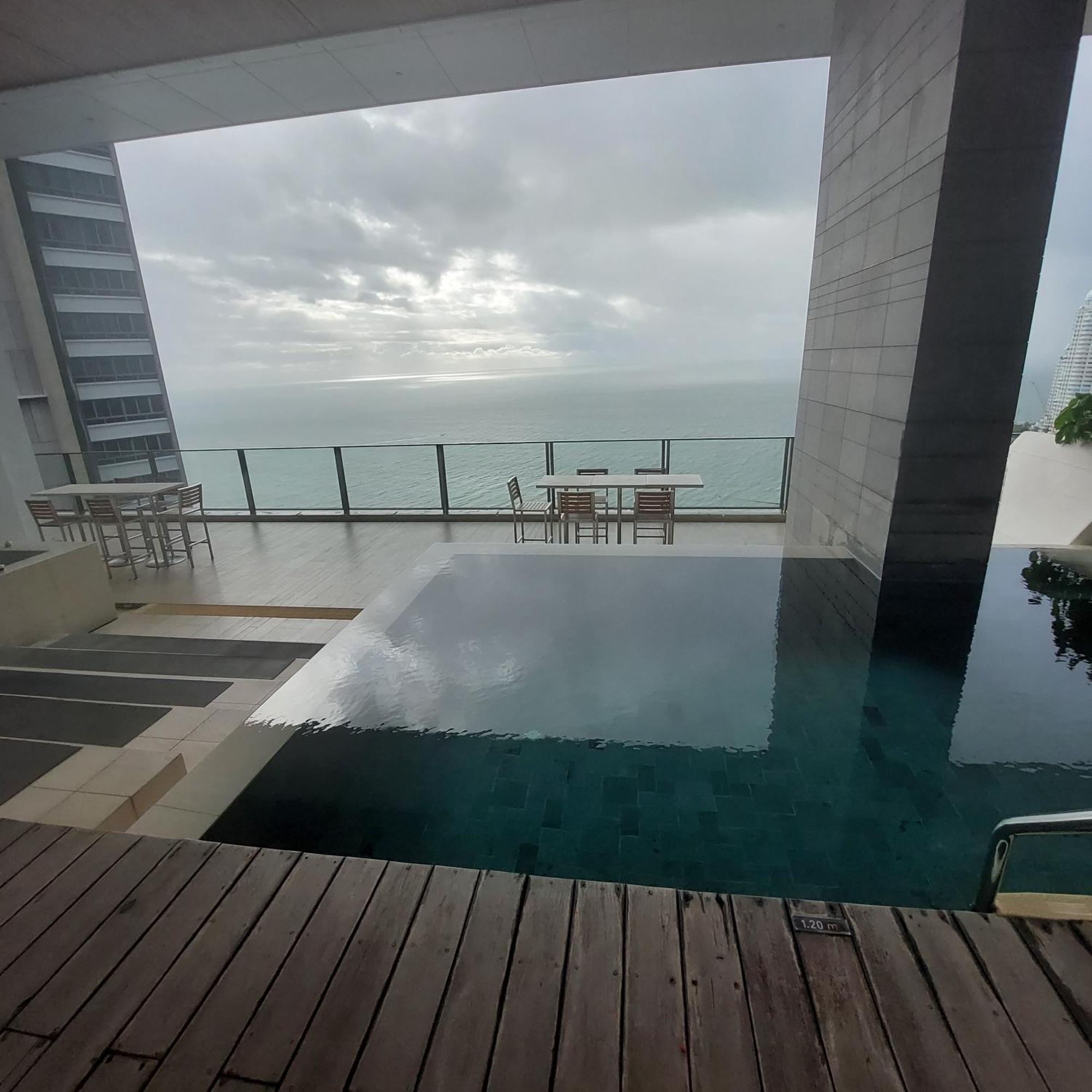 Sea View Apartment In باتايا المظهر الخارجي الصورة