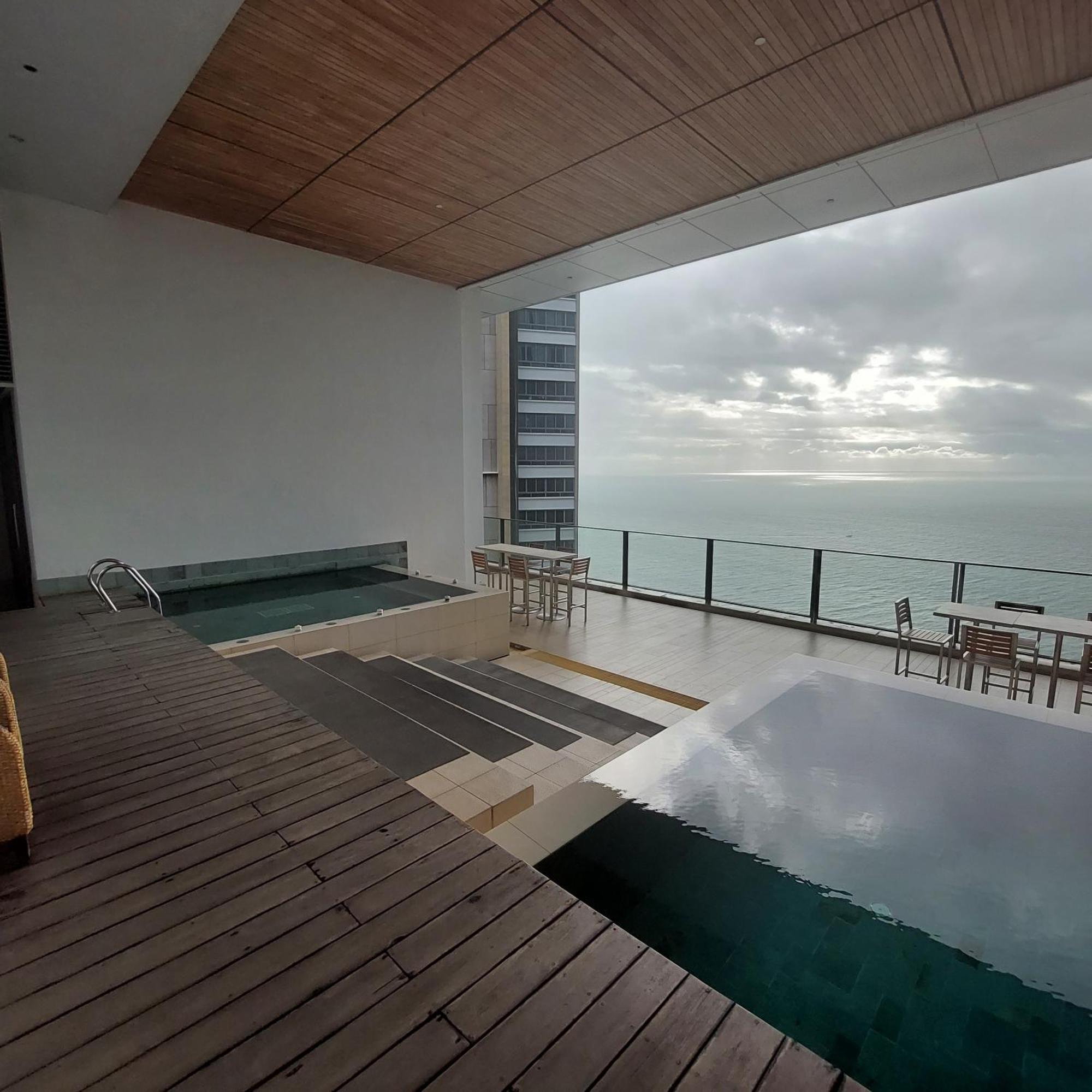 Sea View Apartment In باتايا المظهر الخارجي الصورة