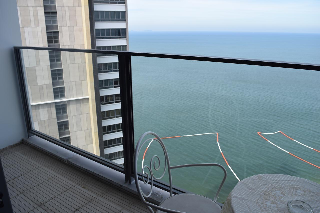Sea View Apartment In باتايا المظهر الخارجي الصورة